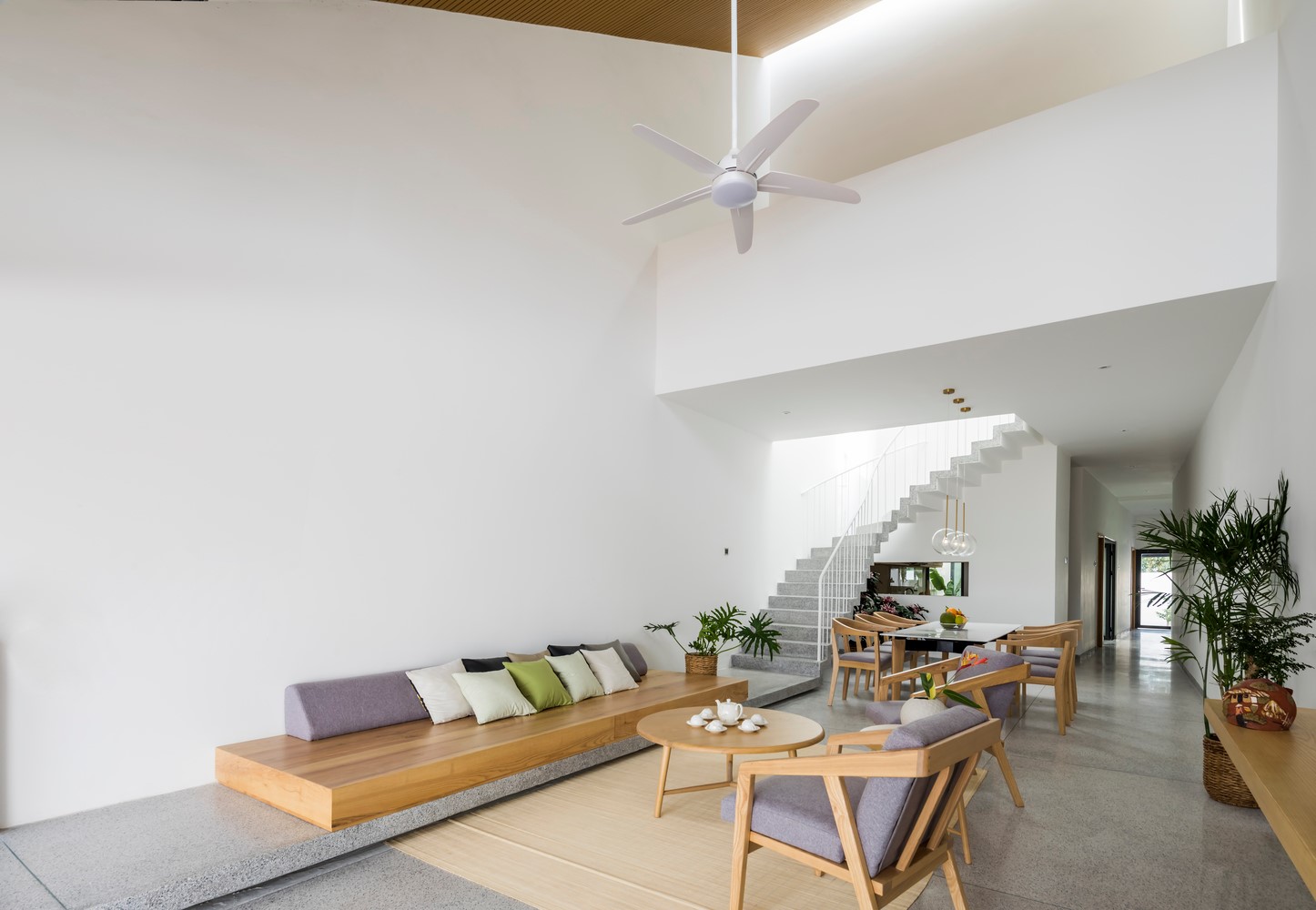 Ngôi nhà có thiết kế khác biệt tạo dấu ấn "kim - cổ" hài hòa- Ảnh 5. Ngôi nhà có thiết kế khác biệt tạo dấu ấn "kim - cổ" hài hòa- Ảnh 5.